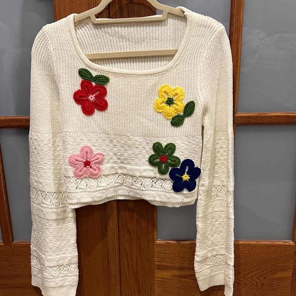 NWOT! Cider Cream Sweater Crop Top with Colorful Floral Accents​​